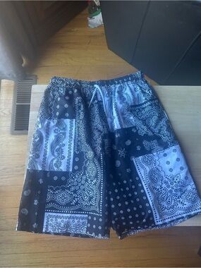 ROMWE Black and White Bandana Patchwork Shorts
